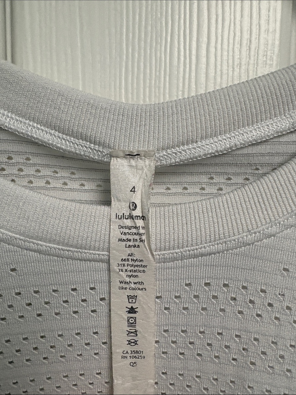 Lululemon Swiftly Breathe Long Sleeve Shirt Size 4 White - Picture 2 of 4